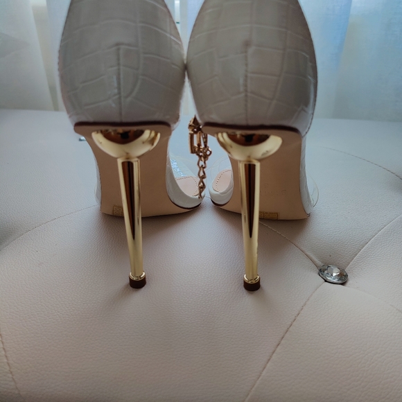 Summit London Heels - Picture 4 of 4